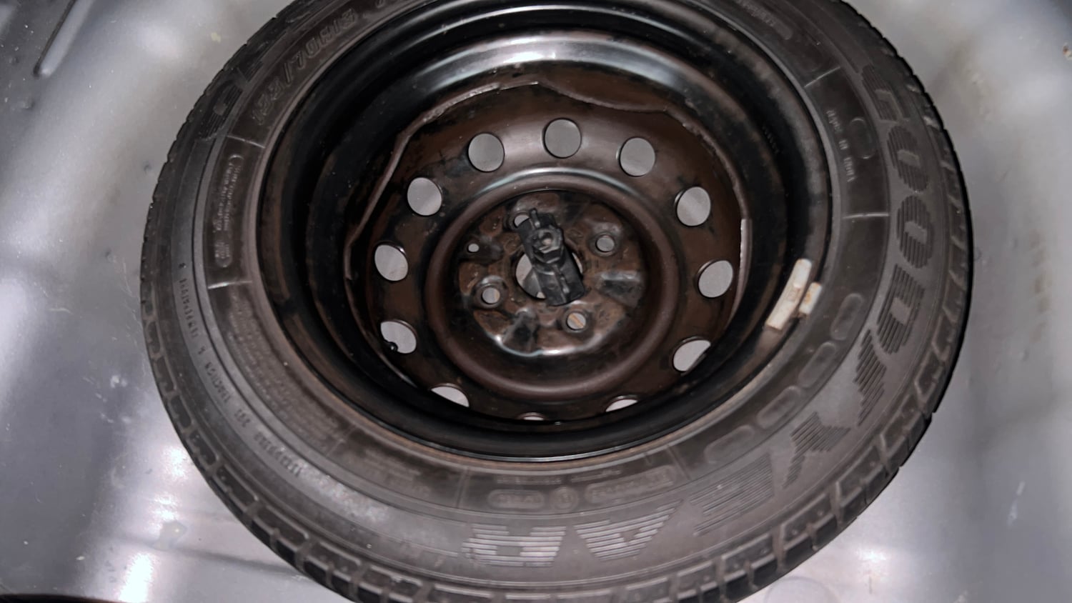Used 2012 Hyundai Eon Magna + Petrol Manual tyres SPARE TYRE VIEW