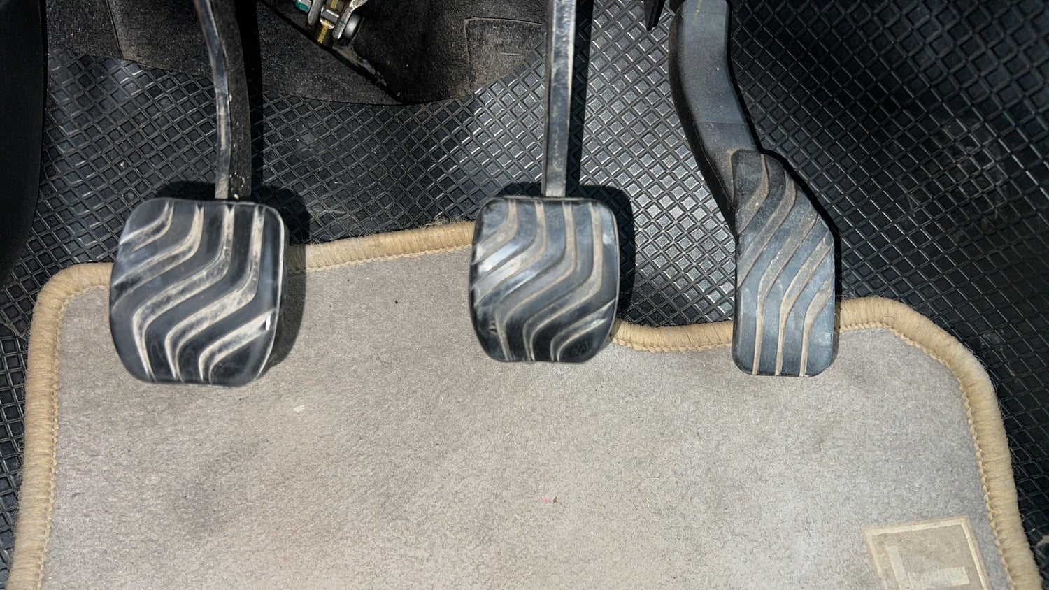 Used 2020 Renault Triber RXZ Petrol Manual interior PEDALS VIEW