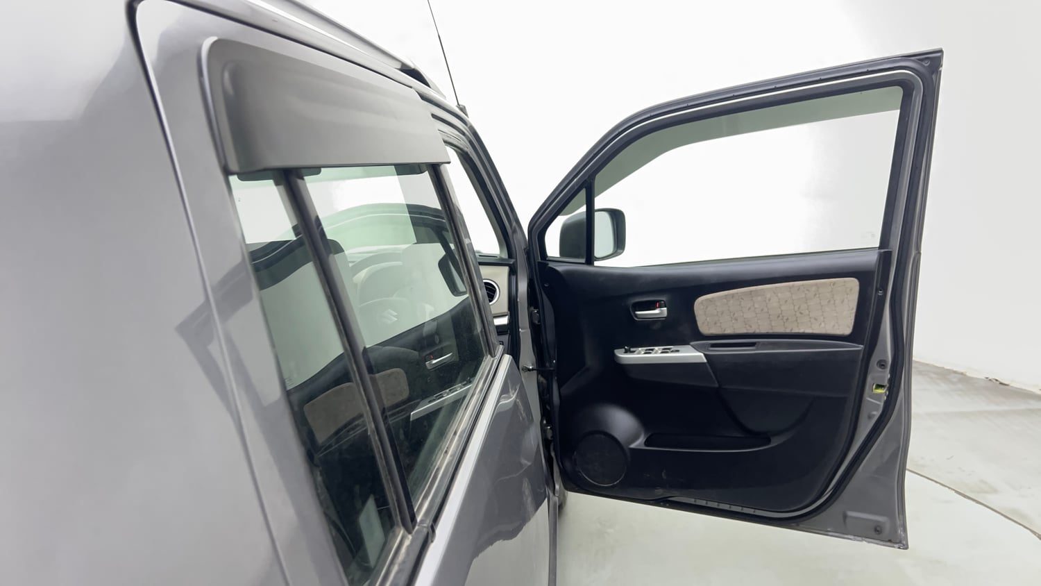 Used 2014 Maruti Suzuki Wagon R VXI Petrol Manual interior RIGHT FRONT DOOR OPEN VIEW