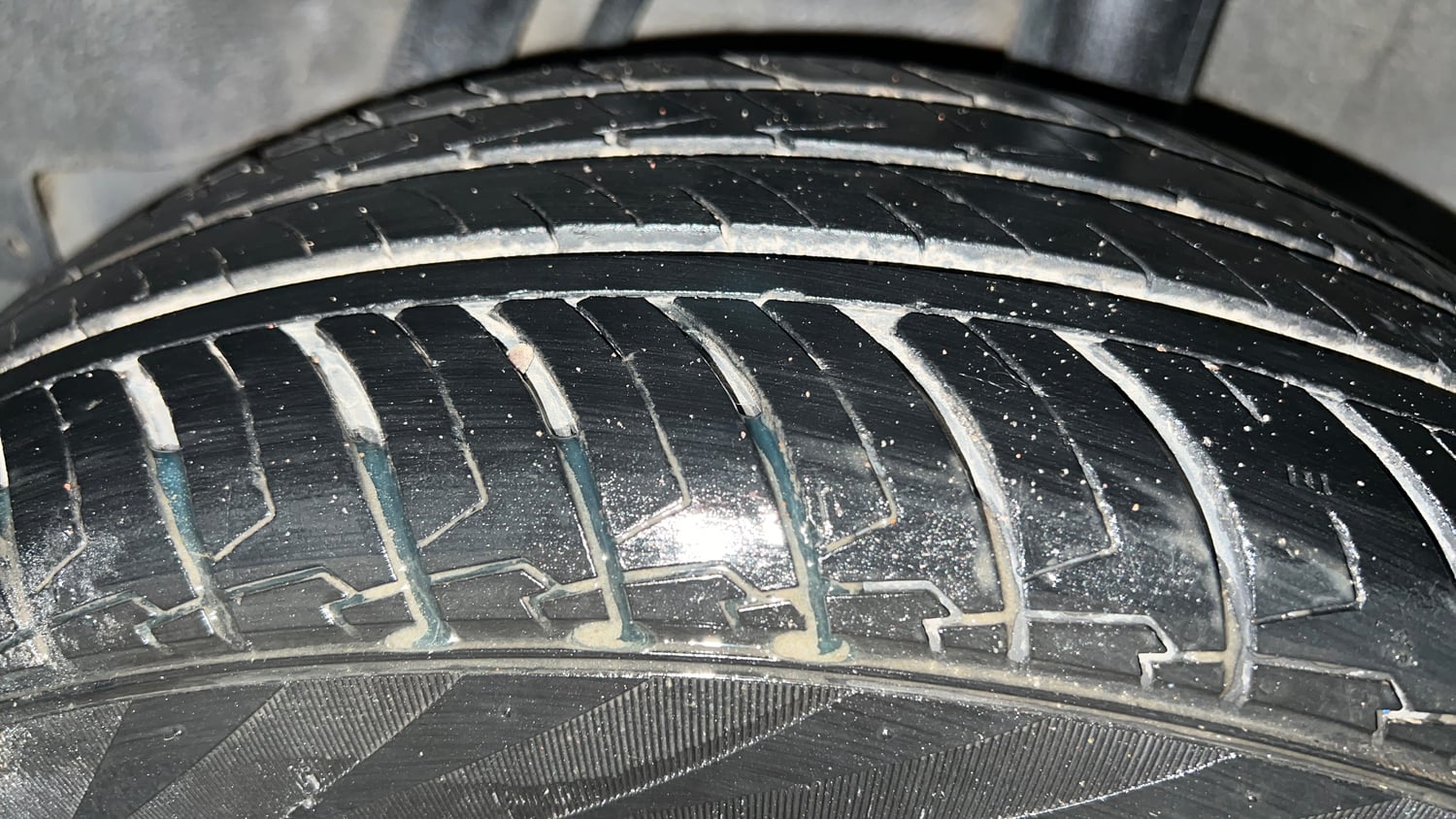 Used 2017 Honda City V CVT Petrol Petrol Automatic tyres LEFT REAR TYRE TREAD VIEW