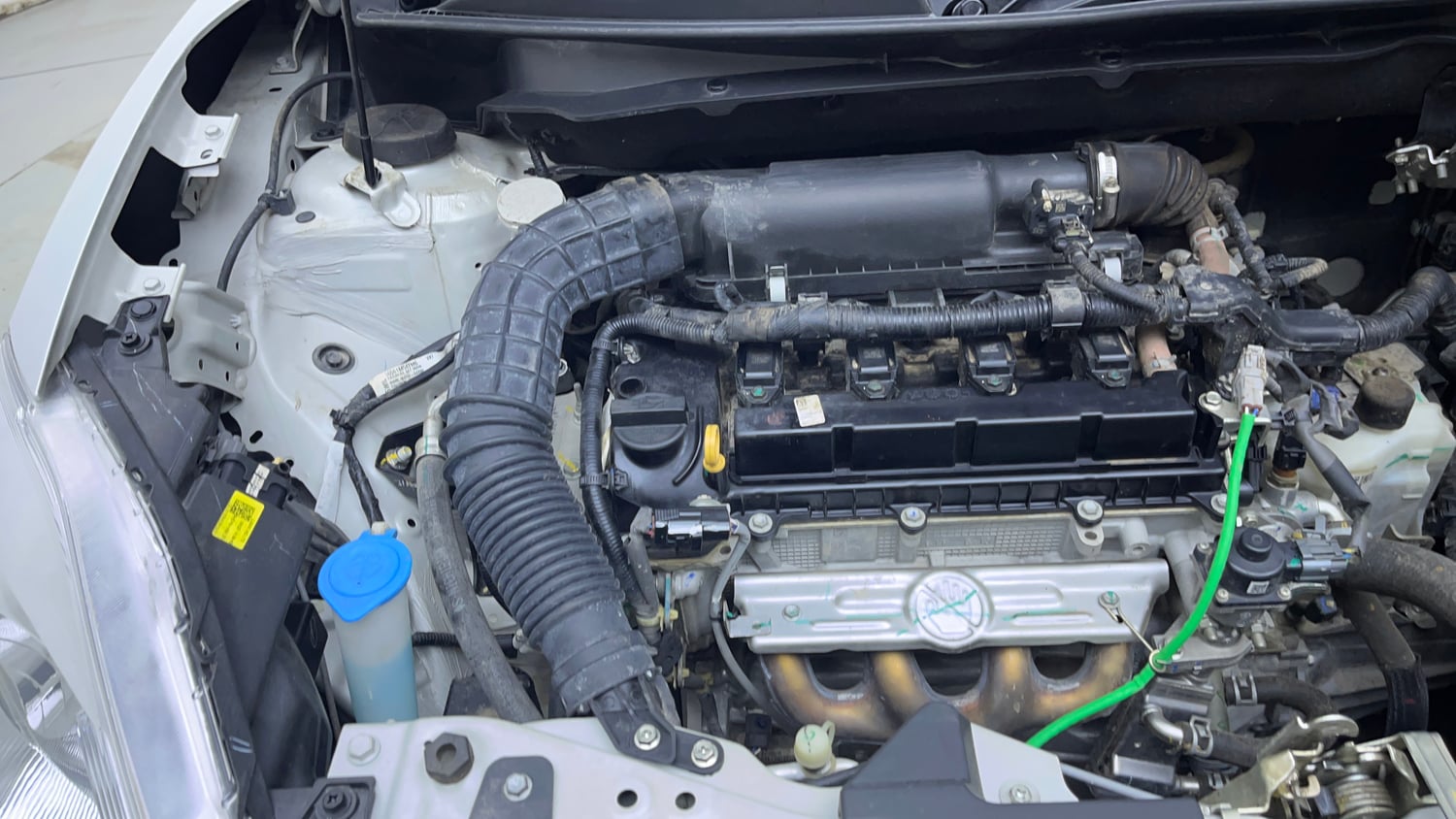 Used 2022 Maruti Suzuki Swift VXi AMT Petrol Automatic engine ENGINE RIGHT SIDE VIEW