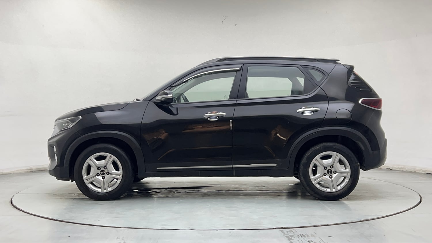 Used 2021 Kia Sonet HTX 1.0 iMT Petrol Manual exterior LEFT SIDE VIEW