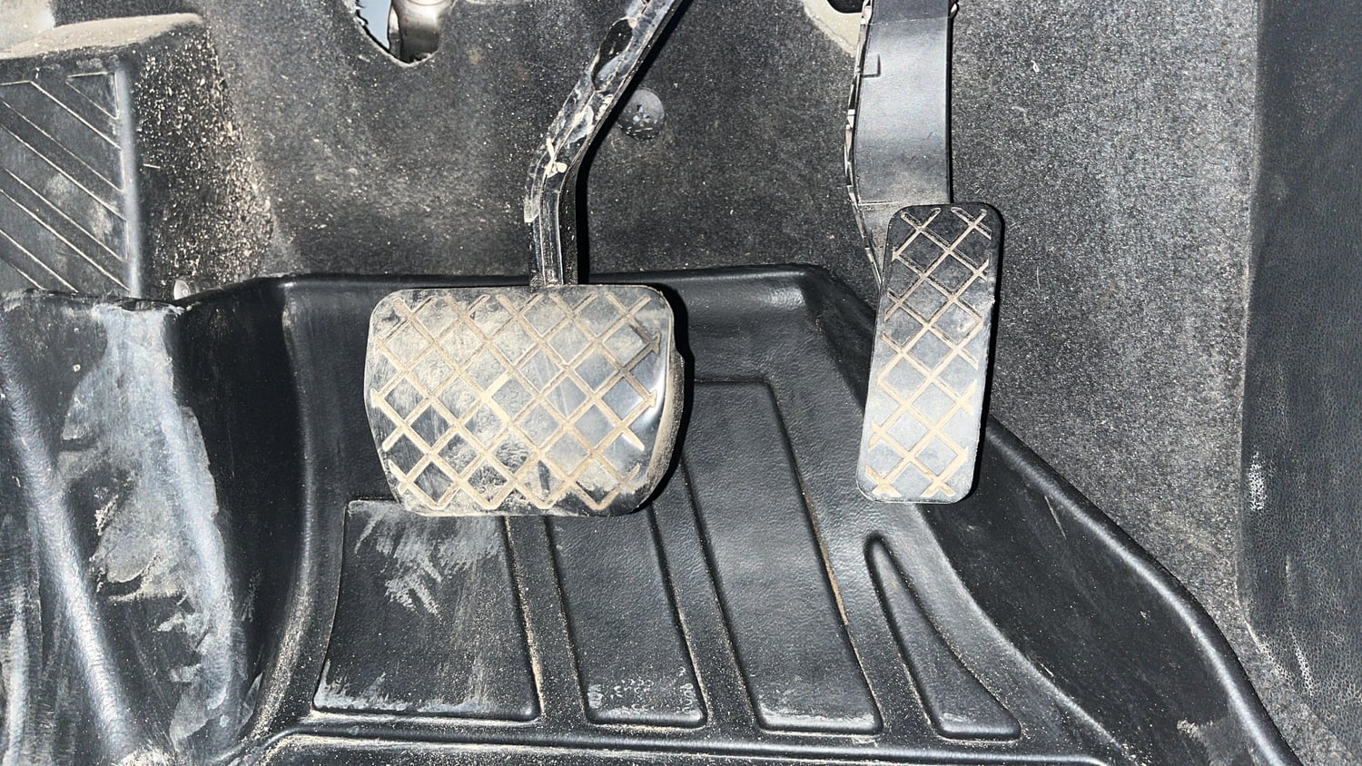 Used 2024 Volkswagen Taigun Topline 1.0 TSI AT Petrol Automatic interior PEDALS VIEW