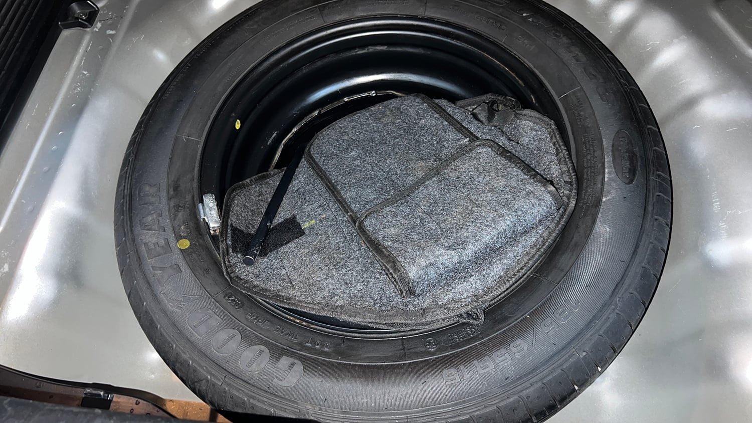 Used 2021 Kia Sonet HTX 1.0 iMT Petrol Manual tyres SPARE TYRE VIEW