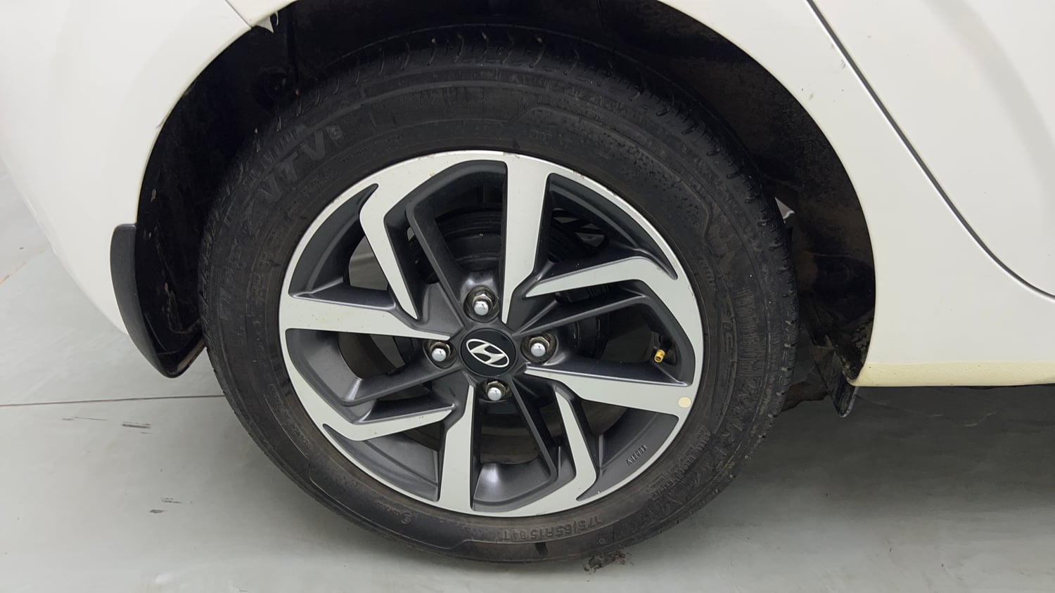 Used 2020 Hyundai Grand i10 Nios Asta 1.2 Kappa VTVT Petrol Manual tyres RIGHT REAR TYRE RIM VIEW