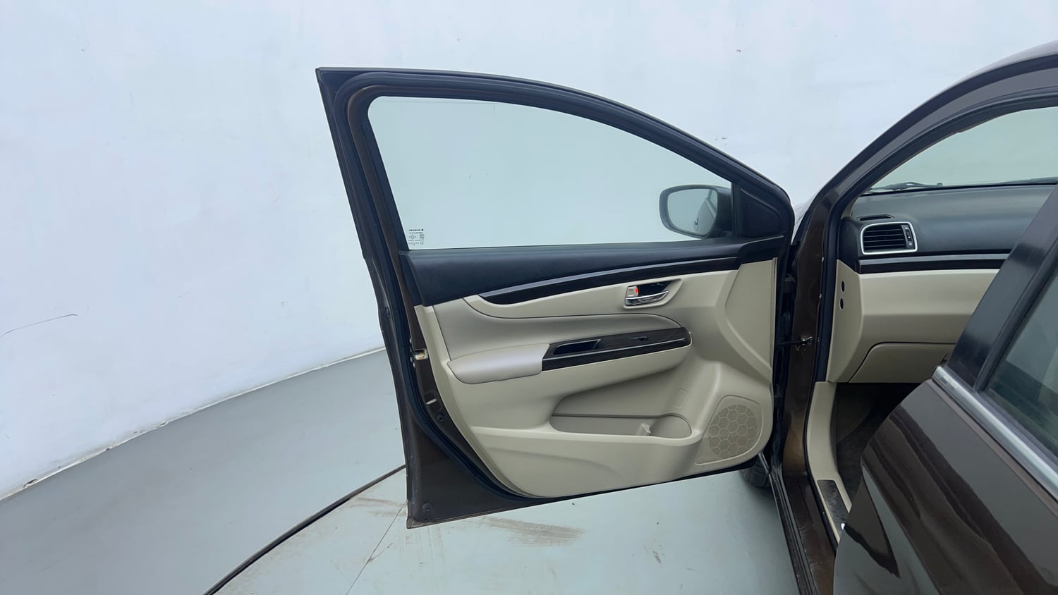 Used 2017 Maruti Suzuki Ciaz ZXi Petrol Manual interior LEFT FRONT DOOR OPEN VIEW