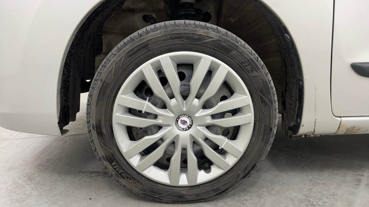 Used 2016 Maruti Suzuki Wagon R VXI Petrol Manual tyres LEFT FRONT TYRE RIM VIEW