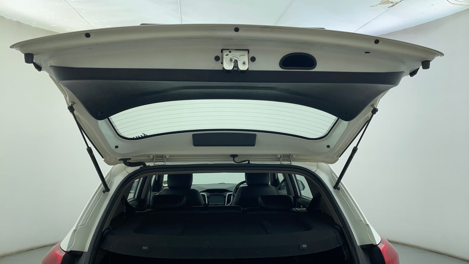 Used 2018 Hyundai Creta SX 1.6 AT Petrol Petrol Automatic interior DICKY DOOR OPEN VIEW
