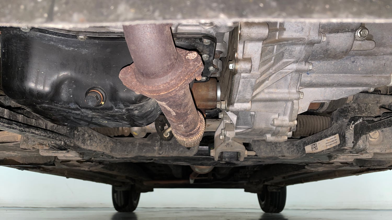 Used 2022 Tata Altroz XZ Plus Petrol Petrol Manual extra FRONT LEFT UNDERBODY VIEW