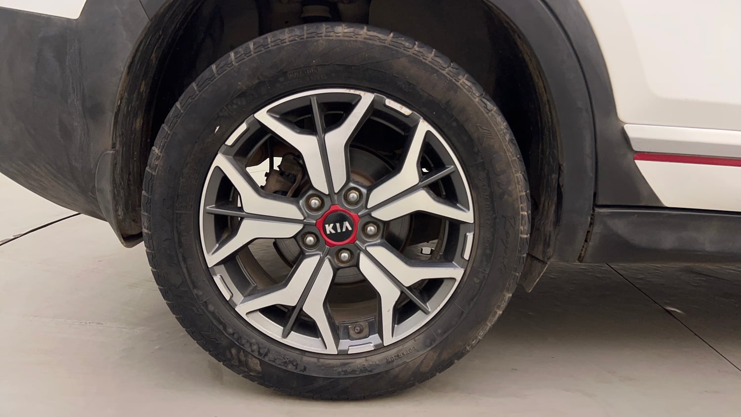 Used 2021 Kia Seltos GTX Plus AT 1.5 Diesel Diesel Automatic tyres RIGHT REAR TYRE RIM VIEW