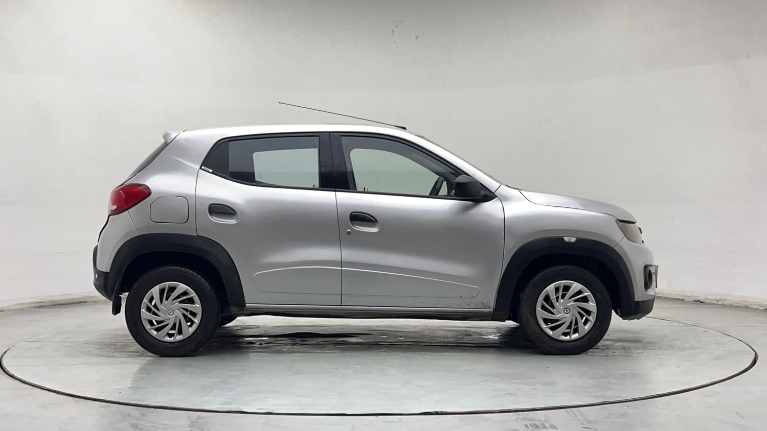 Used 2018 Renault Kwid 1.0 RXL CNG (Outside Fitted) Cng Manual exterior RIGHT SIDE VIEW