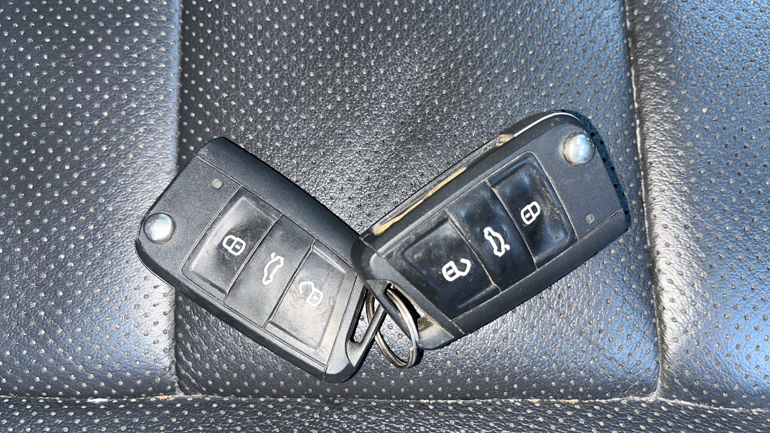 Used 2024 Volkswagen Taigun Topline 1.0 TSI AT Petrol Automatic extra CAR KEY VIEW