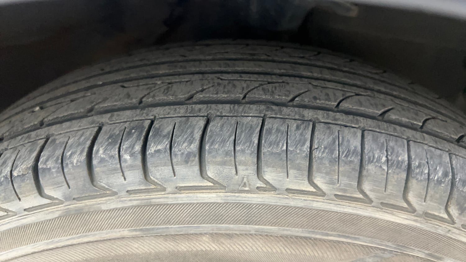 Used 2013 Hyundai i10 Magna 1.2 CNG (Outside Fitted) Cng Manual tyres RIGHT FRONT TYRE TREAD VIEW
