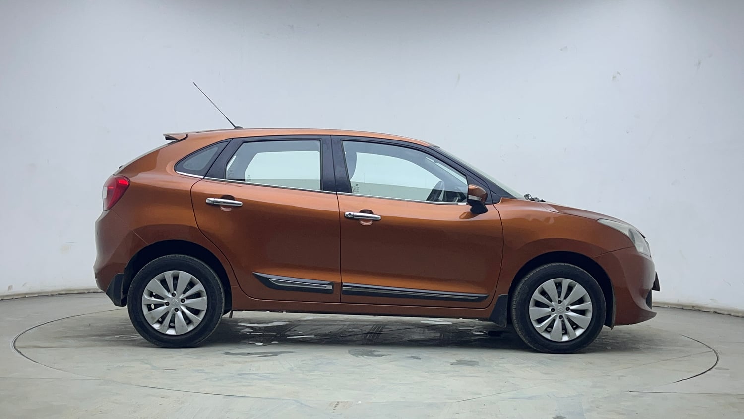 Used 2017 Maruti Suzuki Baleno Delta 1.2 Petrol Manual exterior RIGHT SIDE VIEW