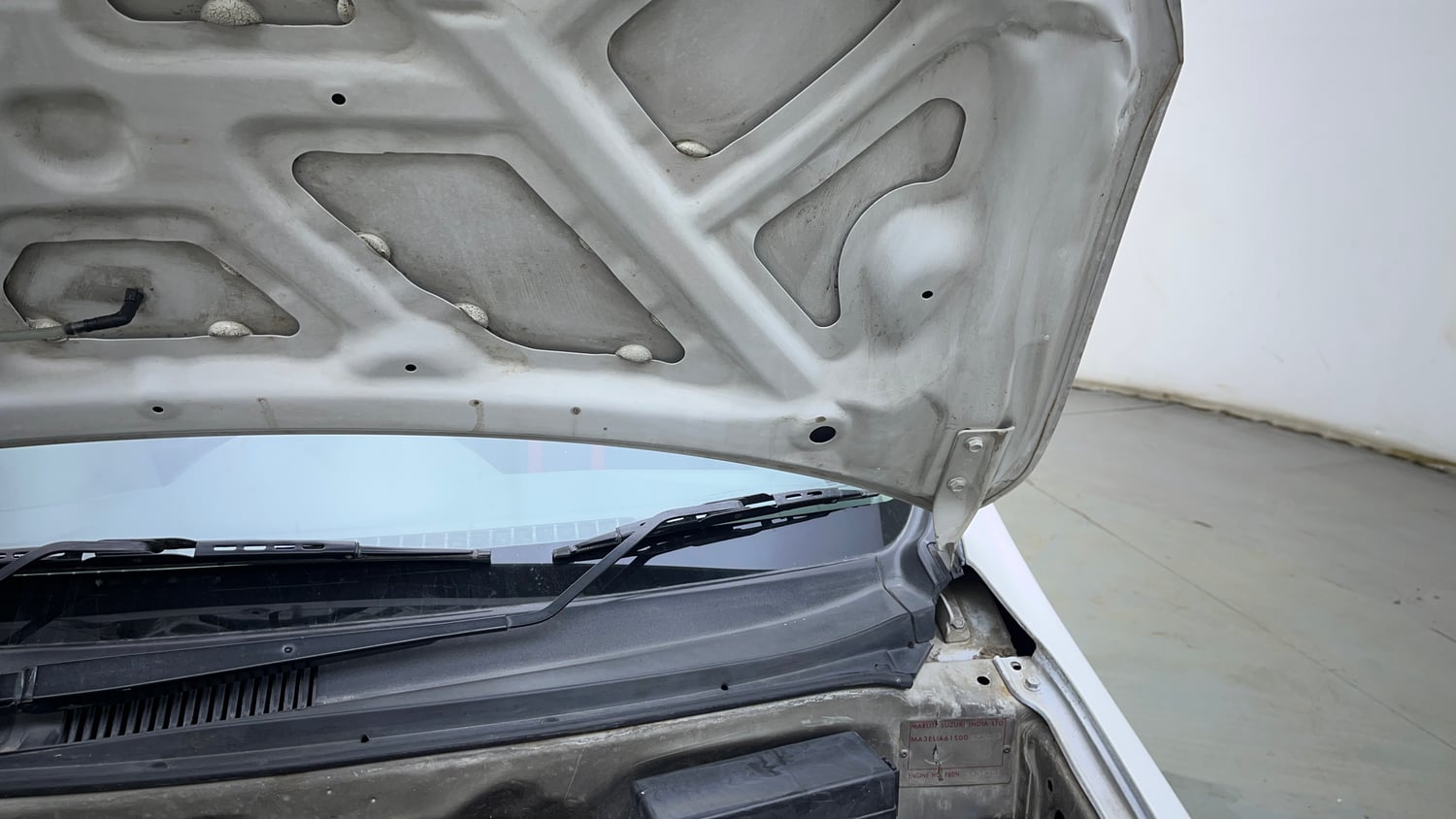 Used 2015 Maruti Suzuki Alto 800 Lxi Petrol Manual engine ENGINE LEFT SIDE HINGE & APRON VIEW