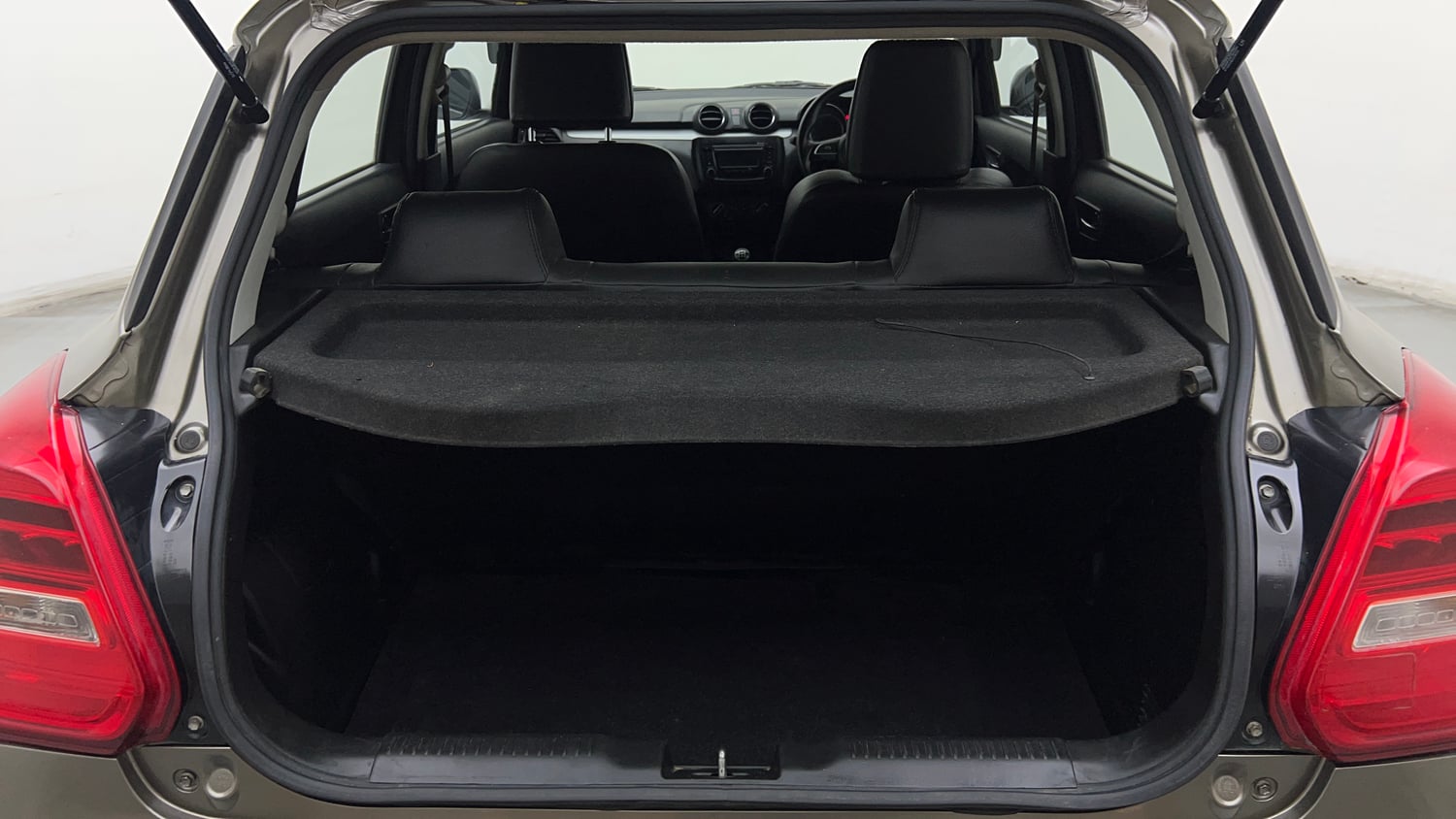 Used 2018 Maruti Suzuki Swift VXi Petrol Manual interior DICKY INSIDE VIEW
