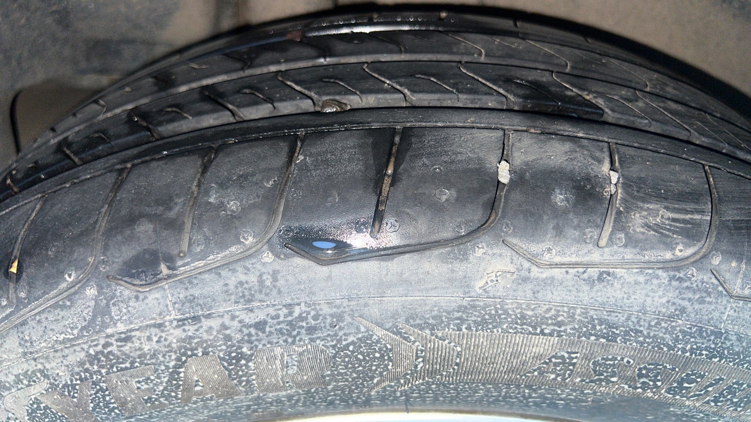Used 2017 Maruti Suzuki Ciaz ZXi Petrol Manual tyres RIGHT REAR TYRE TREAD VIEW