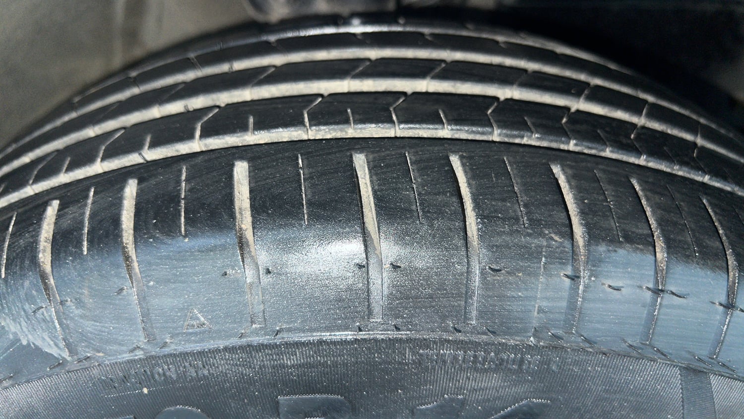 Used 2017 Mahindra KUV100 K6 6 STR Petrol Manual tyres RIGHT FRONT TYRE TREAD VIEW