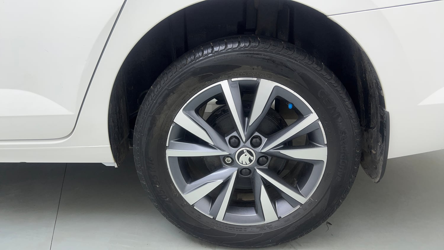 Used 2023 Skoda Slavia Style 1.0L TSI MT Petrol Manual tyres LEFT REAR TYRE RIM VIEW