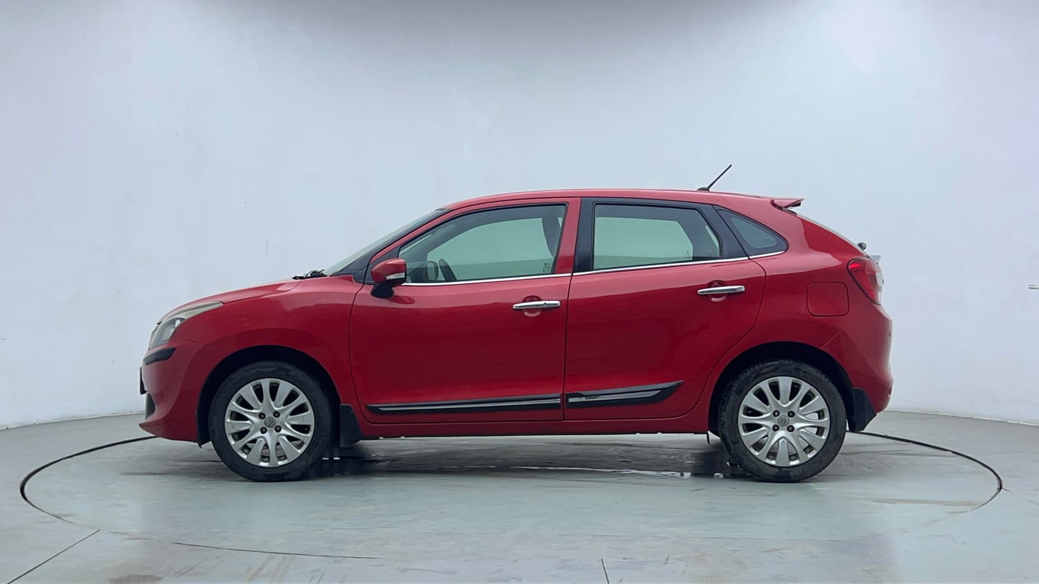 Used 2016 Maruti Suzuki Baleno Alpha 1.2 Petrol Manual exterior LEFT SIDE VIEW