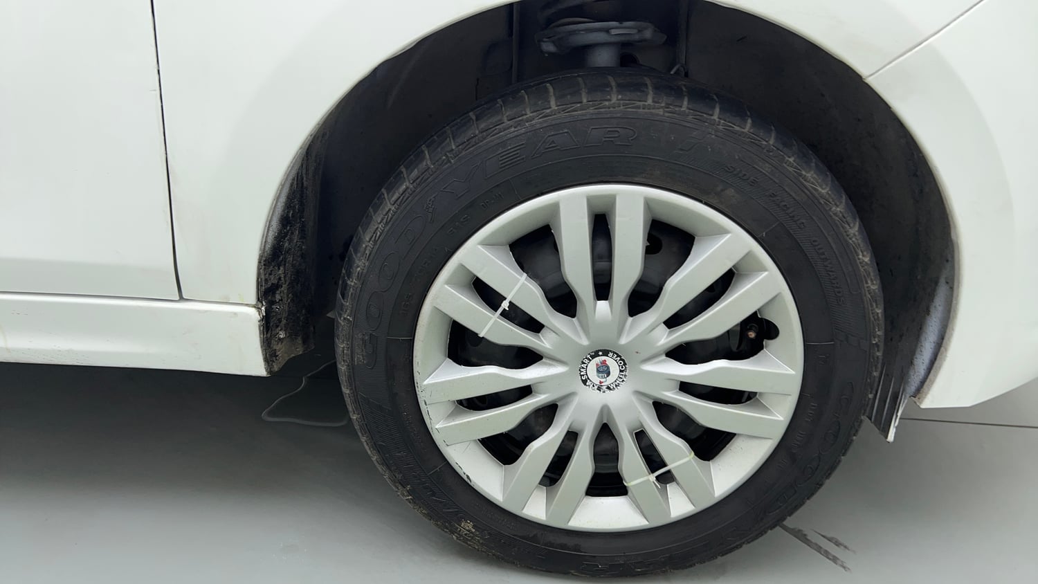 Used 2022 Tata Tigor XZ CNG Cng Manual tyres RIGHT FRONT TYRE RIM VIEW