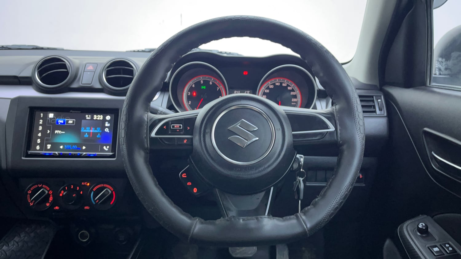 Used 2022 Maruti Suzuki Swift VXi AMT Petrol Automatic interior STEERING VIEW