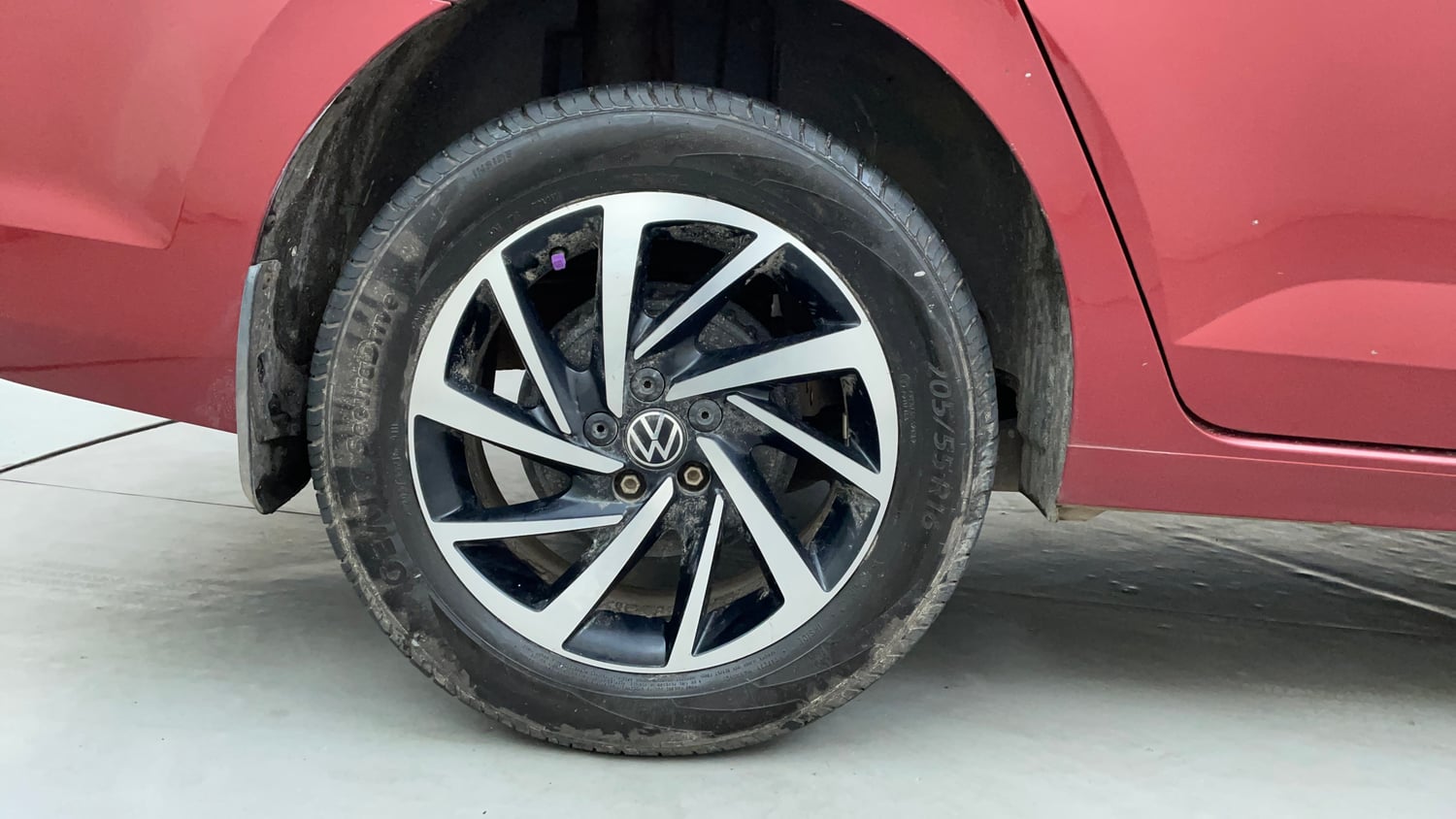 Used 2022 Volkswagen Virtus Topline 1.0 TSI MT Petrol Manual tyres RIGHT REAR TYRE RIM VIEW