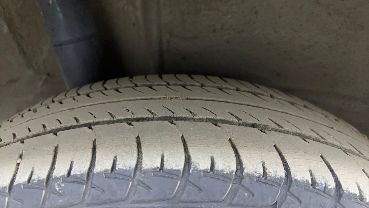 Used 2021 Maruti Suzuki Wagon R 1.0 VXi 1.0 Petrol Manual tyres RIGHT REAR TYRE TREAD VIEW