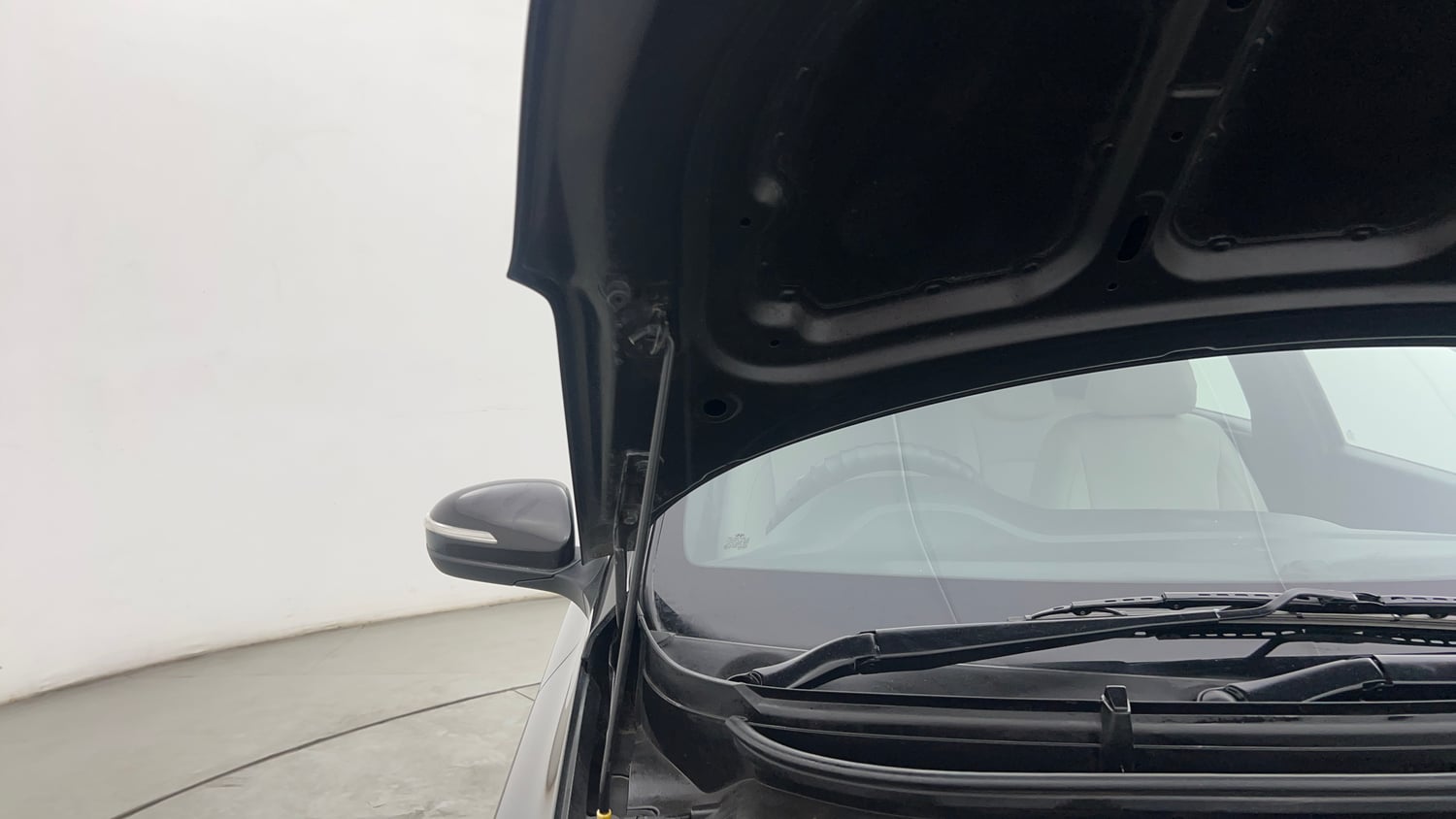 Used 2016 Hyundai i20 Active 1.2 SX Petrol Manual engine ENGINE RIGHT SIDE HINGE & APRON VIEW
