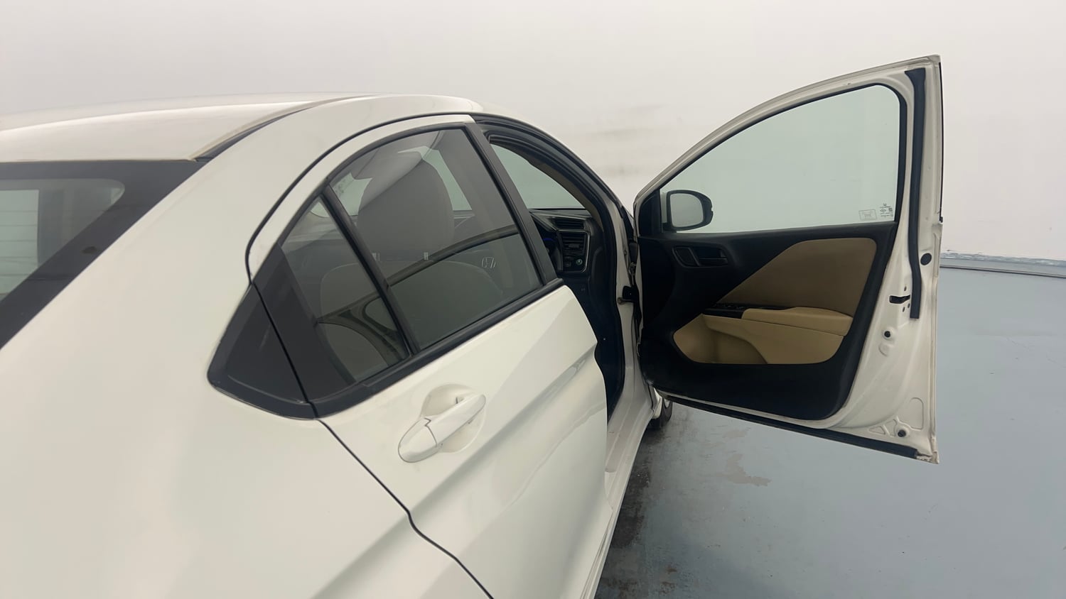 Used 2016 Honda City SV CVT Petrol Automatic interior RIGHT FRONT DOOR OPEN VIEW