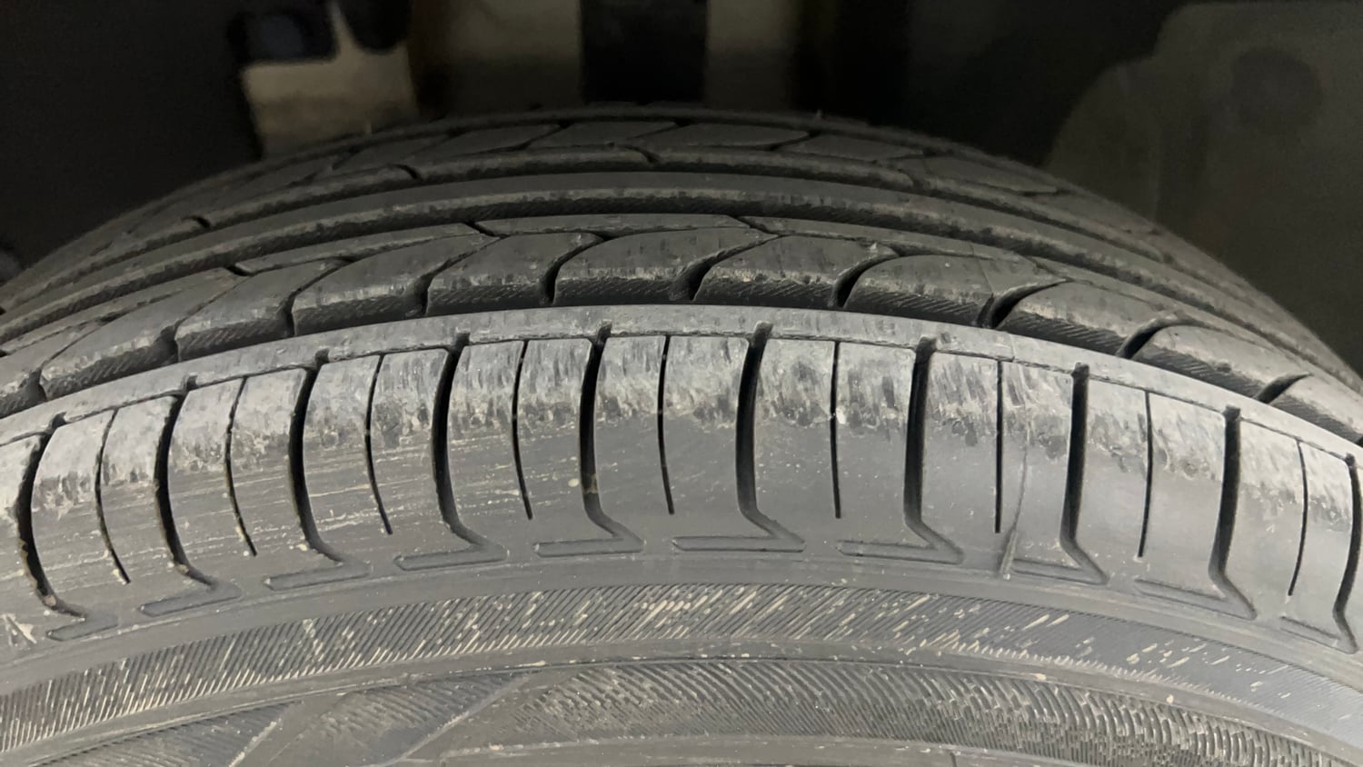 Used 2015 Renault Kwid RXT Petrol Manual tyres LEFT FRONT TYRE TREAD VIEW