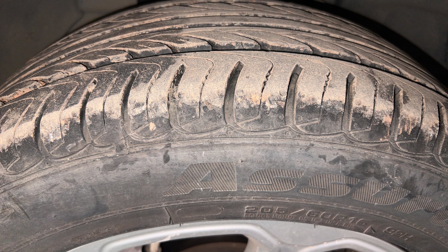 Used 2021 Ford EcoSport Titanium Plus 1.5L Ti-VCT AT Petrol Automatic tyres LEFT FRONT TYRE TREAD VIEW