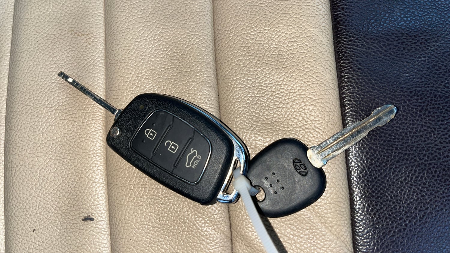 Used 2013 Hyundai i20 Sportz 1.2 Petrol Manual extra CAR KEY VIEW