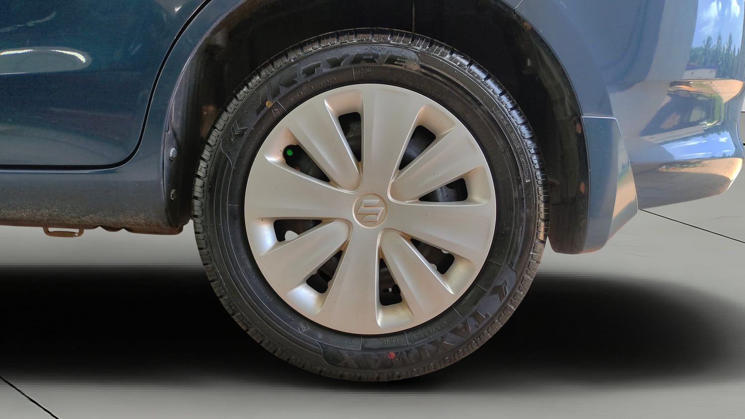 Used 2016 Maruti Suzuki Ertiga VXI Petrol Manual tyres LEFT REAR TYRE RIM VIEW