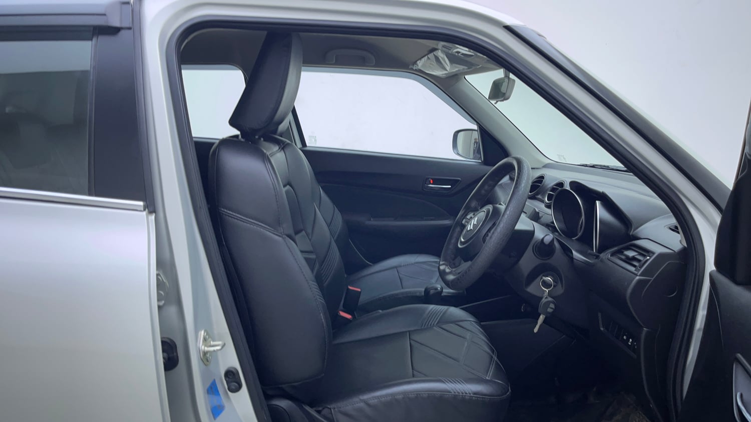 Used 2022 Maruti Suzuki Swift VXi AMT Petrol Automatic interior RIGHT SIDE FRONT DOOR CABIN VIEW