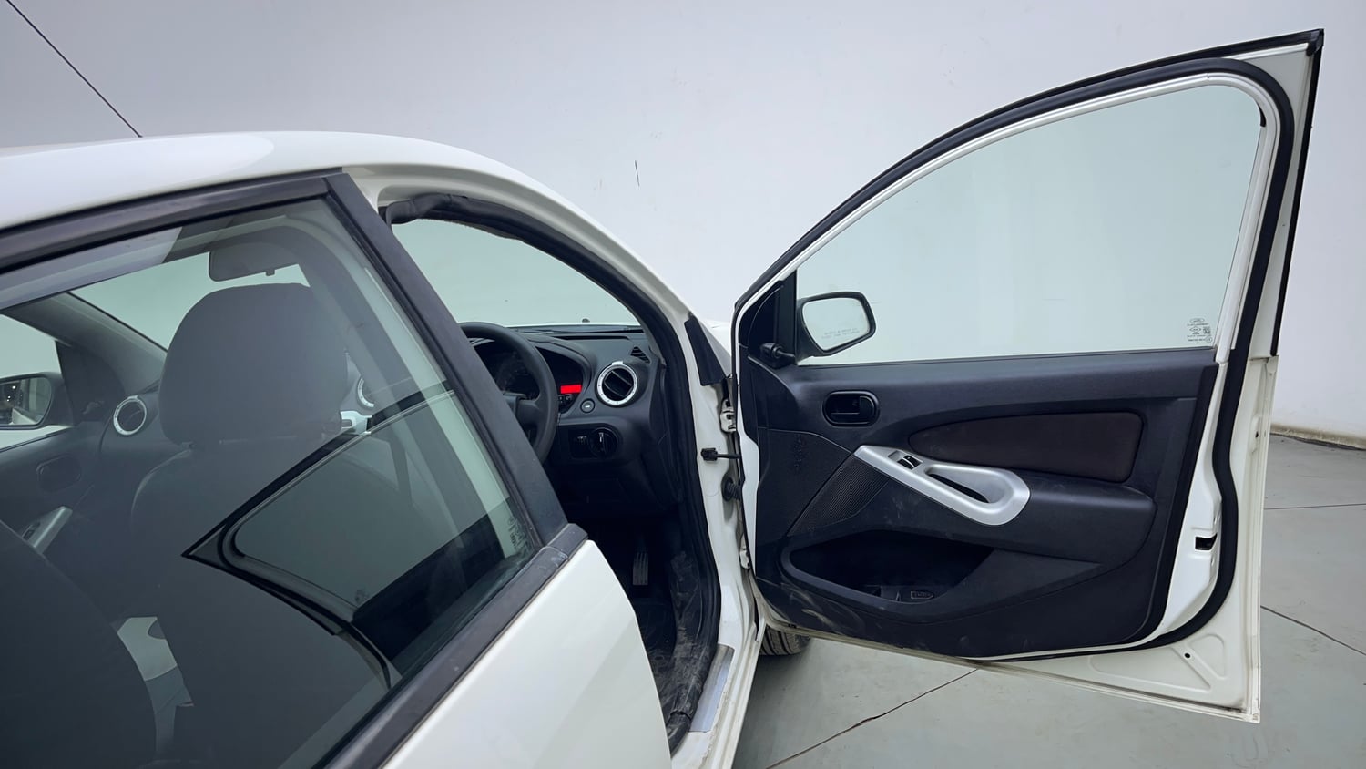 Used 2012 Ford Figo Duratorq Diesel ZXI 1.4 Diesel Manual interior RIGHT FRONT DOOR OPEN VIEW