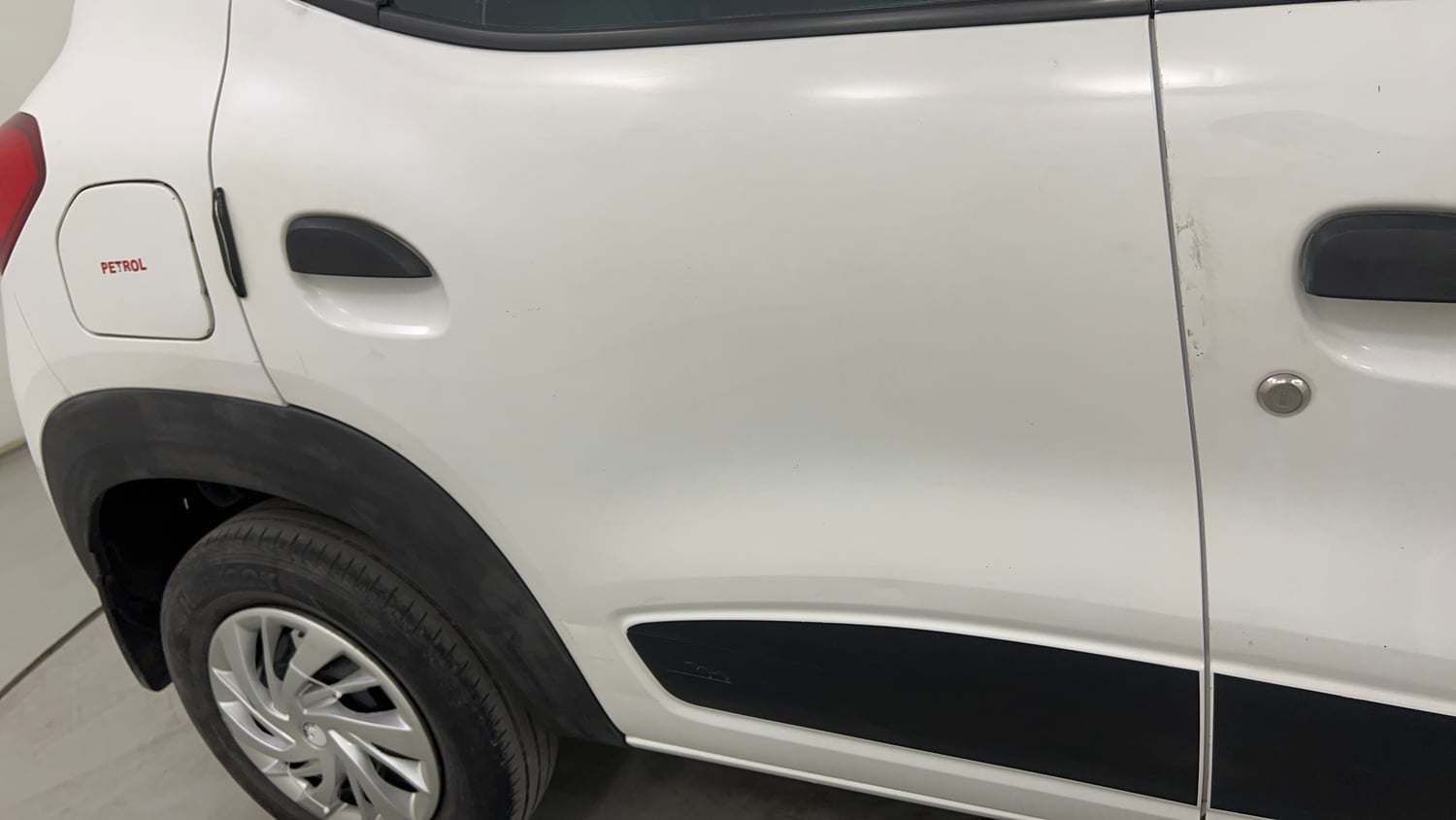 Used 2015 Renault Kwid RXT Petrol Manual dents MINOR DENT