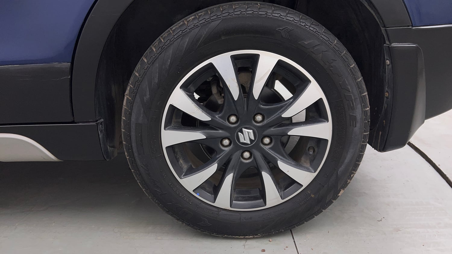 Used 2017 Maruti Suzuki S-Cross Alpha 1.3 Diesel Manual tyres LEFT REAR TYRE RIM VIEW