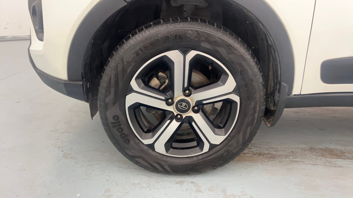 Used 2021 Tata Nexon XZ Plus Petrol Manual tyres LEFT FRONT TYRE RIM VIEW