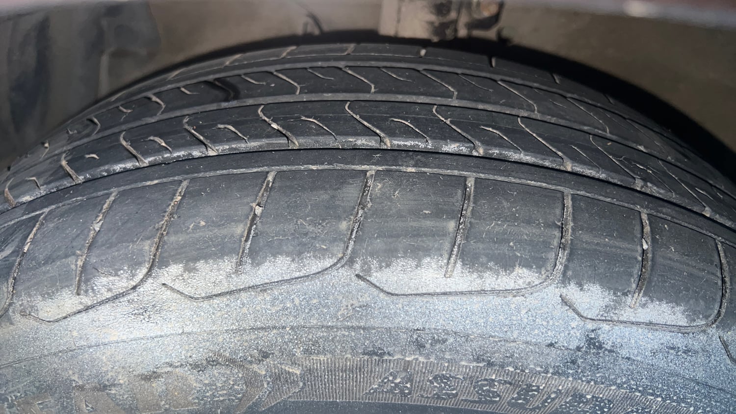 Used 2017 Maruti Suzuki Ciaz ZXi Petrol Manual tyres LEFT FRONT TYRE TREAD VIEW
