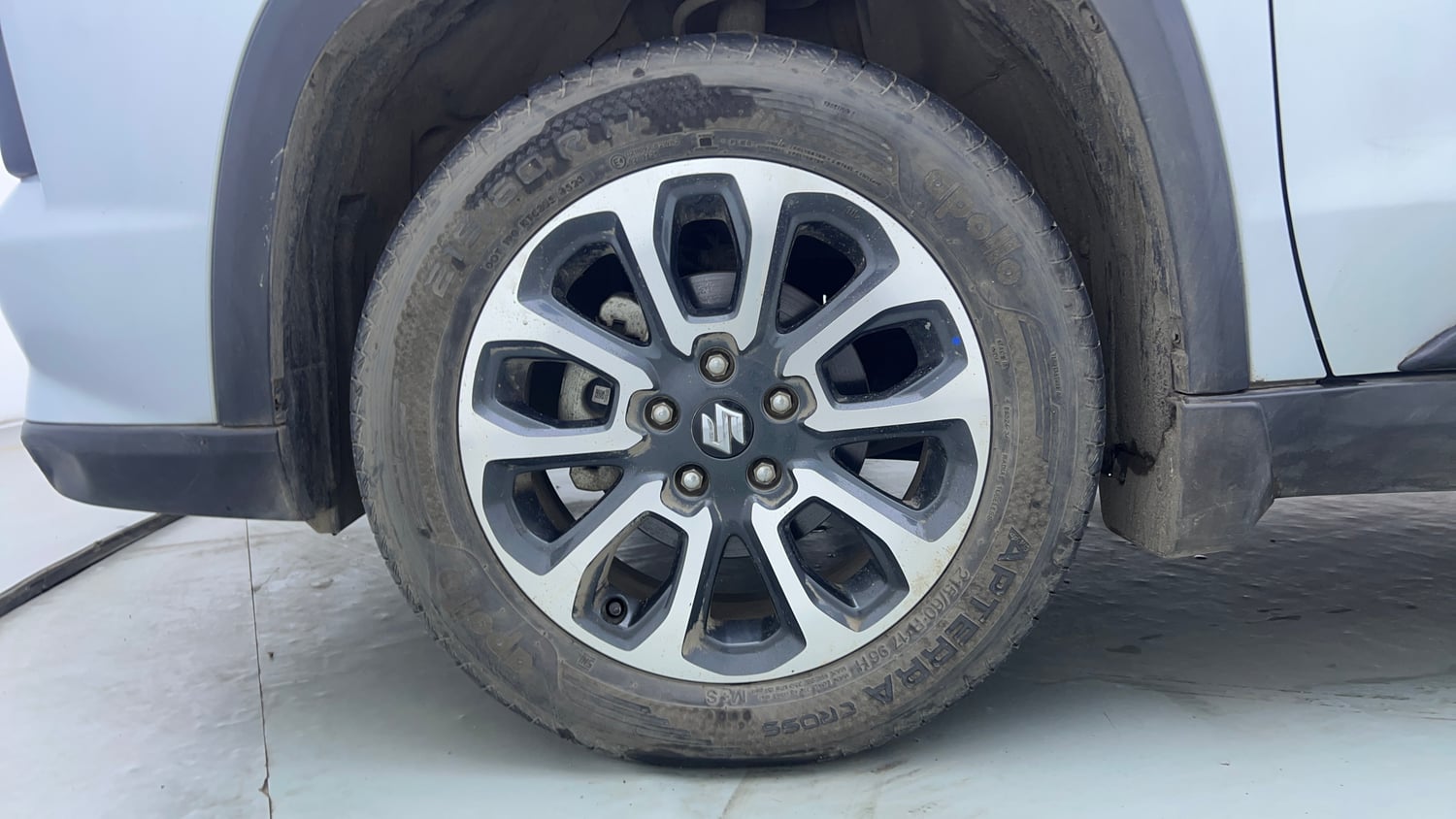 Used 2024 Maruti Suzuki Grand Vitara Alpha Smart Hybrid AT Petrol Automatic tyres LEFT FRONT TYRE RIM VIEW