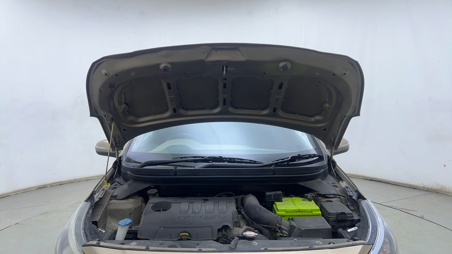 Used 2015 Hyundai Elite i20 Asta 1.4 CRDI Diesel Manual engine ENGINE & BONNET OPEN FRONT VIEW