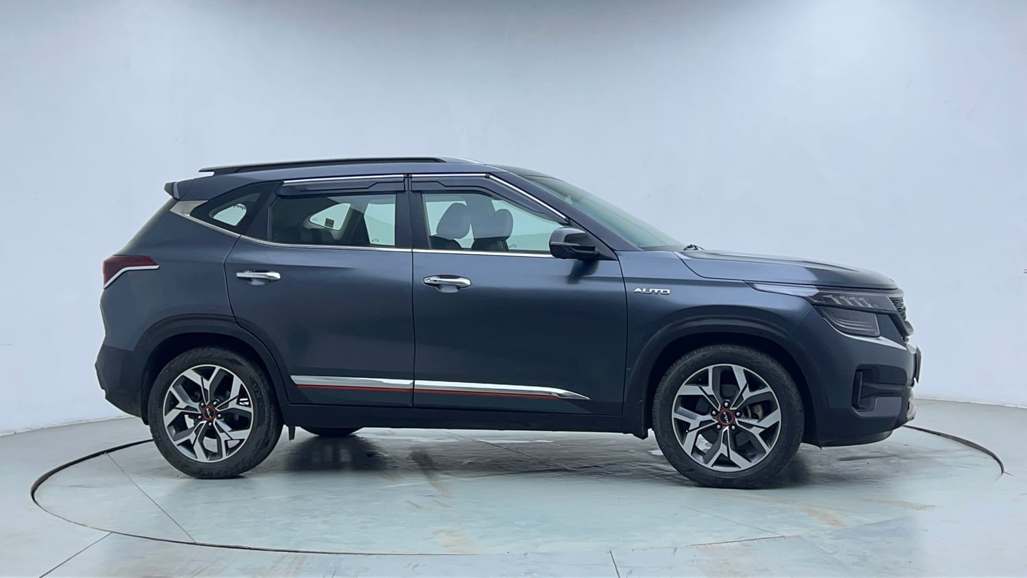 Used 2022 Kia Seltos X Line 1.5 Diesel AT Diesel Automatic exterior RIGHT SIDE VIEW