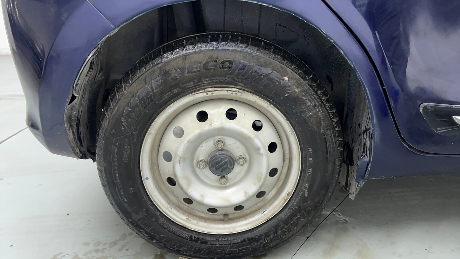 Used 2018 Maruti Suzuki Swift LXI CNG (Outside Fitted) Cng Manual tyres RIGHT REAR TYRE RIM VIEW