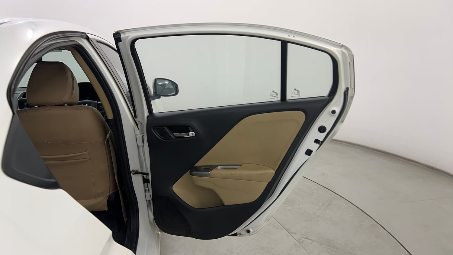 Used 2016 Honda City VX CVT Petrol Automatic interior RIGHT REAR DOOR OPEN VIEW