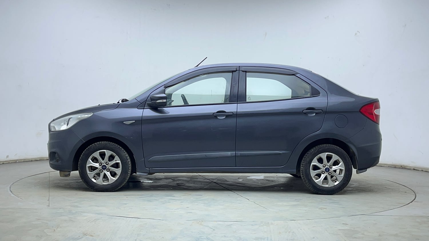 Used 2016 Ford Figo Aspire Titanium 1.2 Ti-VCT Petrol Manual exterior LEFT SIDE VIEW