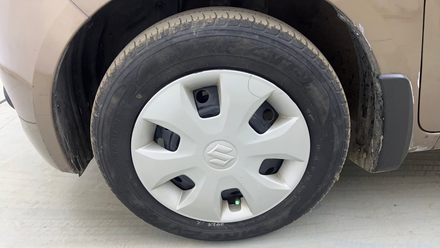 Used 2021 Maruti Suzuki Wagon R 1.0 VXi 1.0 Petrol Manual tyres LEFT FRONT TYRE RIM VIEW