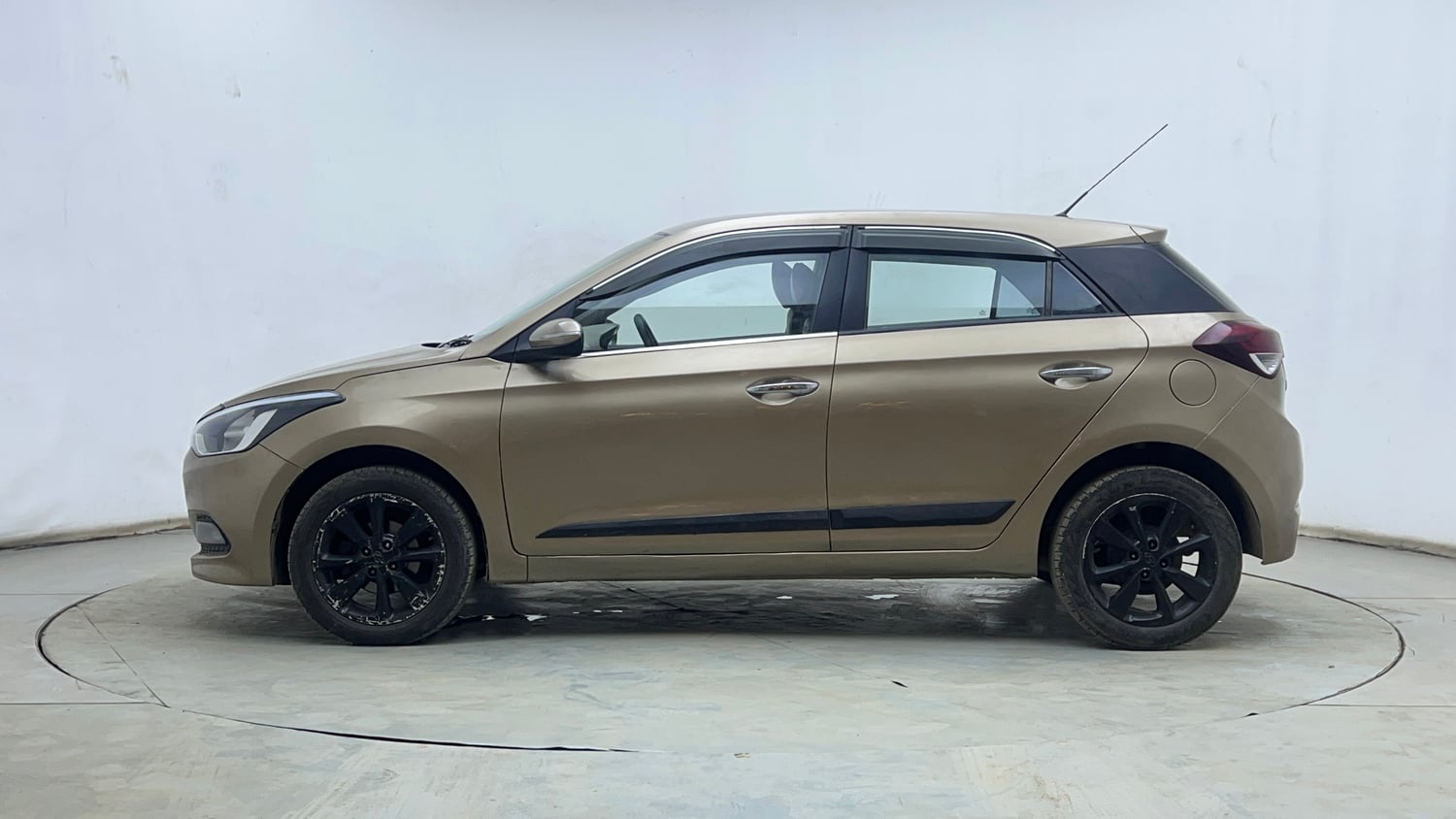 Used 2015 Hyundai Elite i20 Asta 1.4 CRDI Diesel Manual exterior LEFT SIDE VIEW