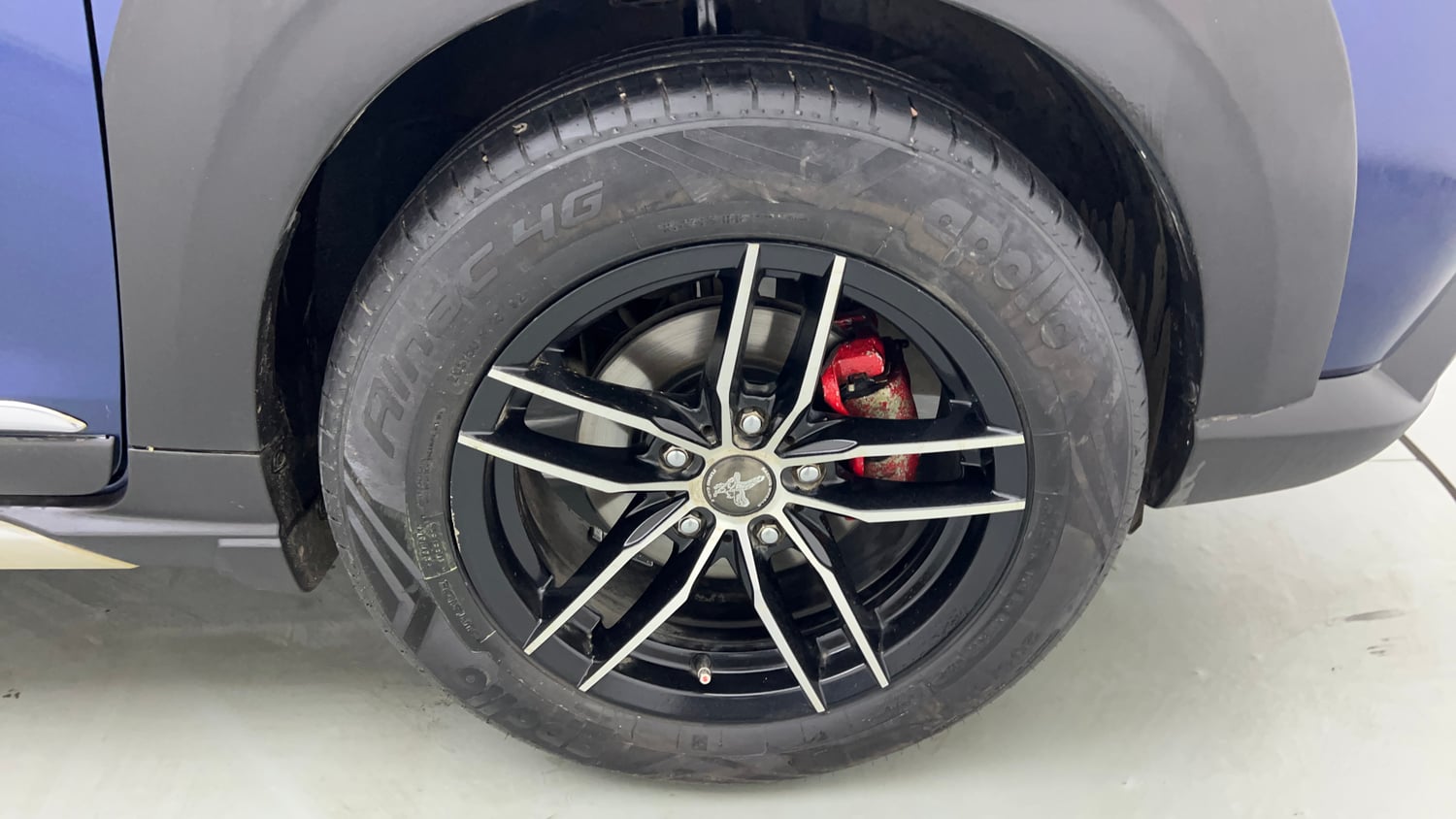 Used 2021 Maruti Suzuki XL6 Zeta AT Petrol Petrol Automatic tyres RIGHT FRONT TYRE RIM VIEW