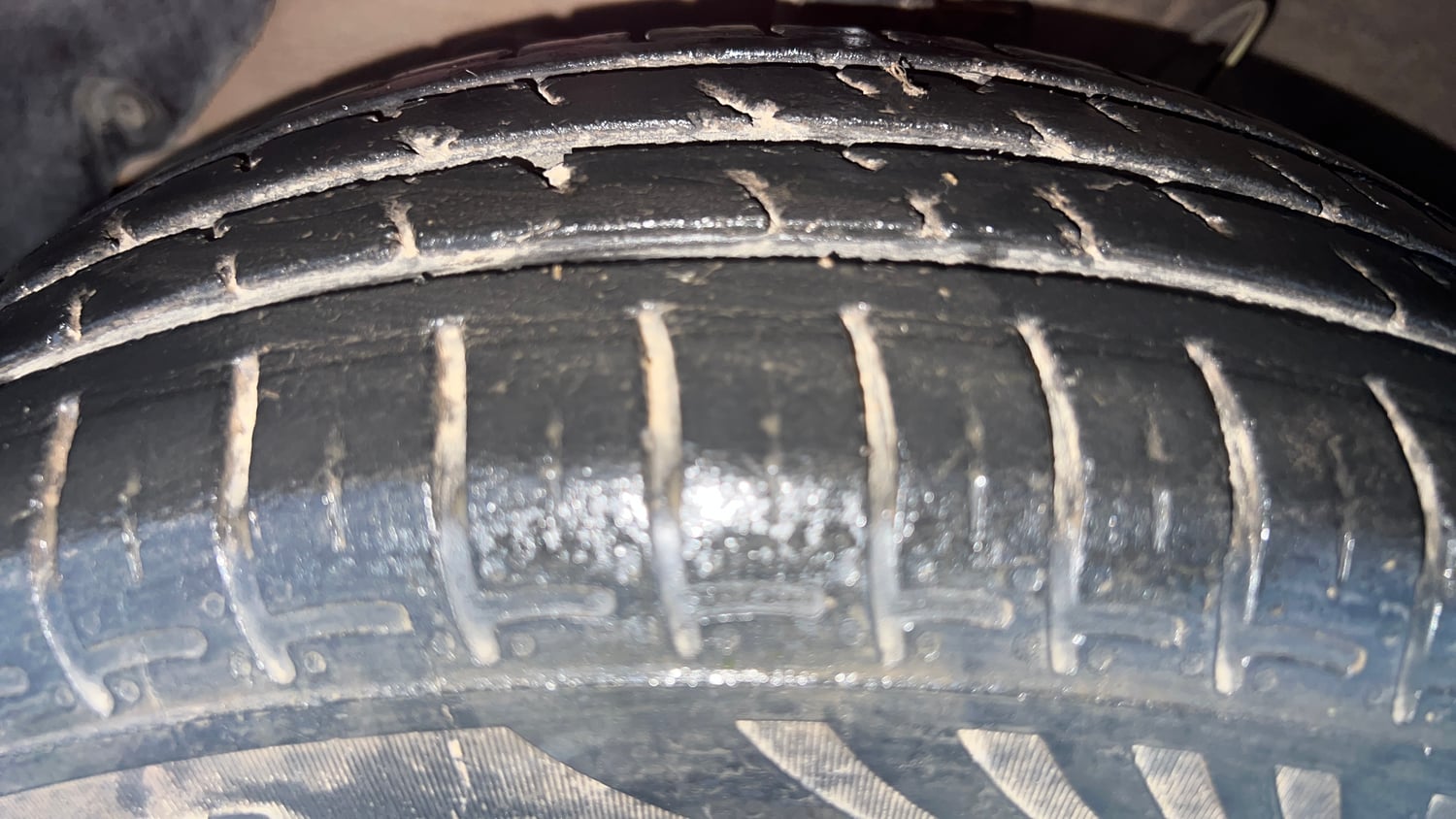 Used 2022 Hyundai Grand i10 Nios Sportz 1.2 Kappa VTVT CNG Cng Manual tyres LEFT FRONT TYRE TREAD VIEW
